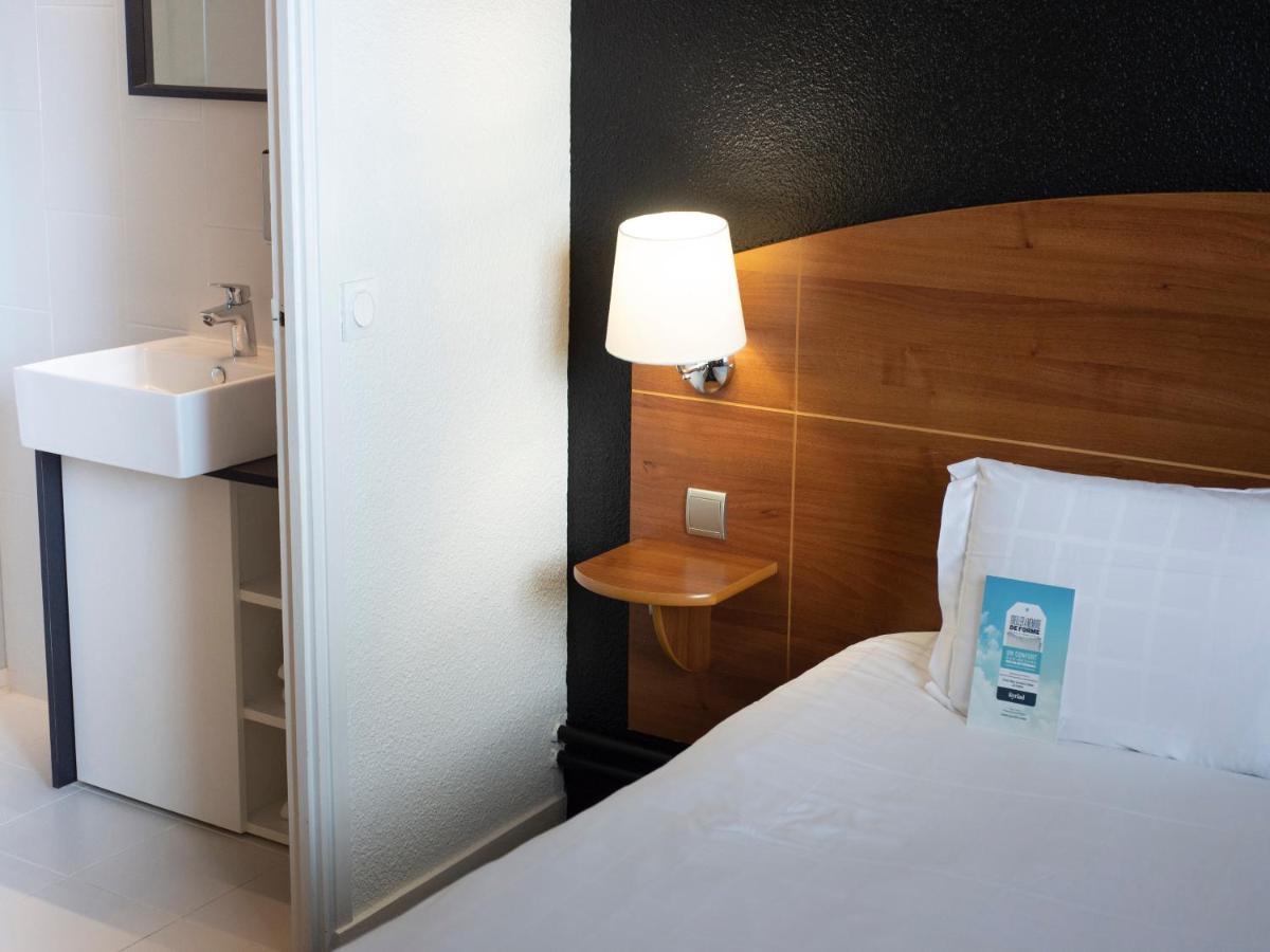 Kyriad Hotel Clermont Ferrand Centre Bagian luar foto