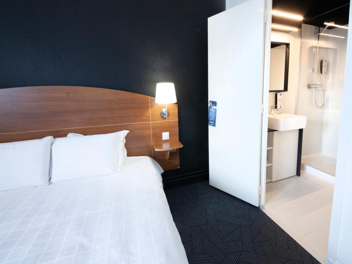 Kyriad Hotel Clermont Ferrand Centre Bagian luar foto