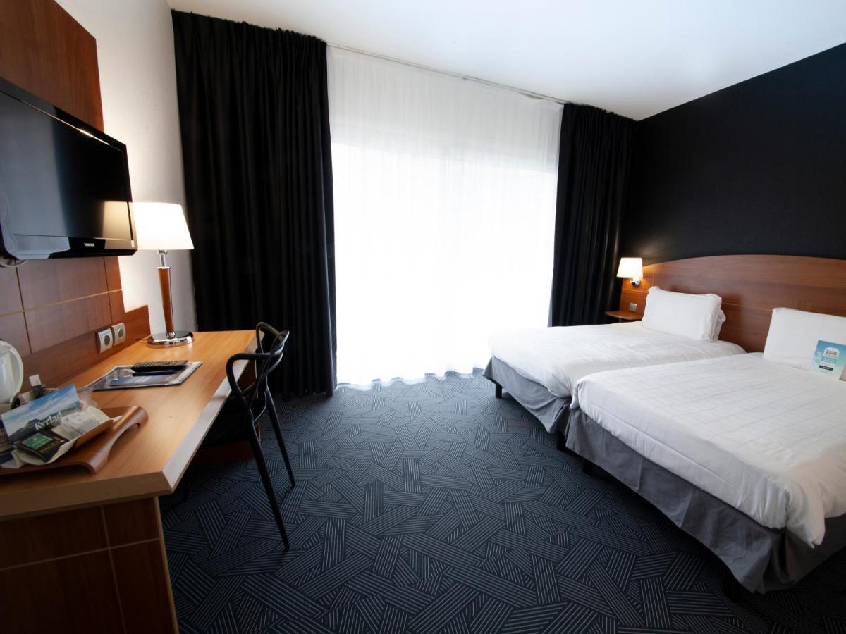 Kyriad Hotel Clermont Ferrand Centre Bagian luar foto