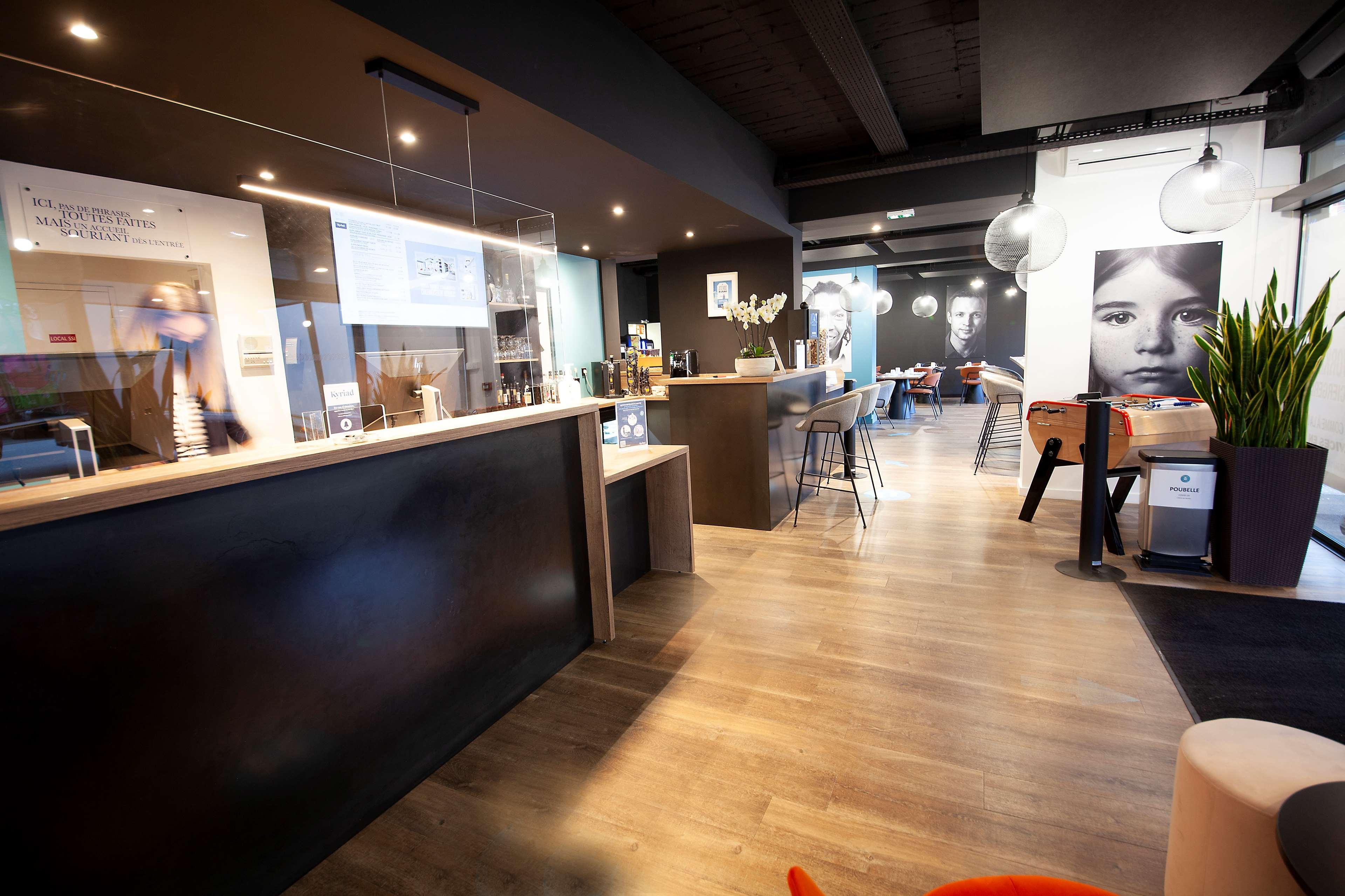 Kyriad Hotel Clermont Ferrand Centre Bagian luar foto