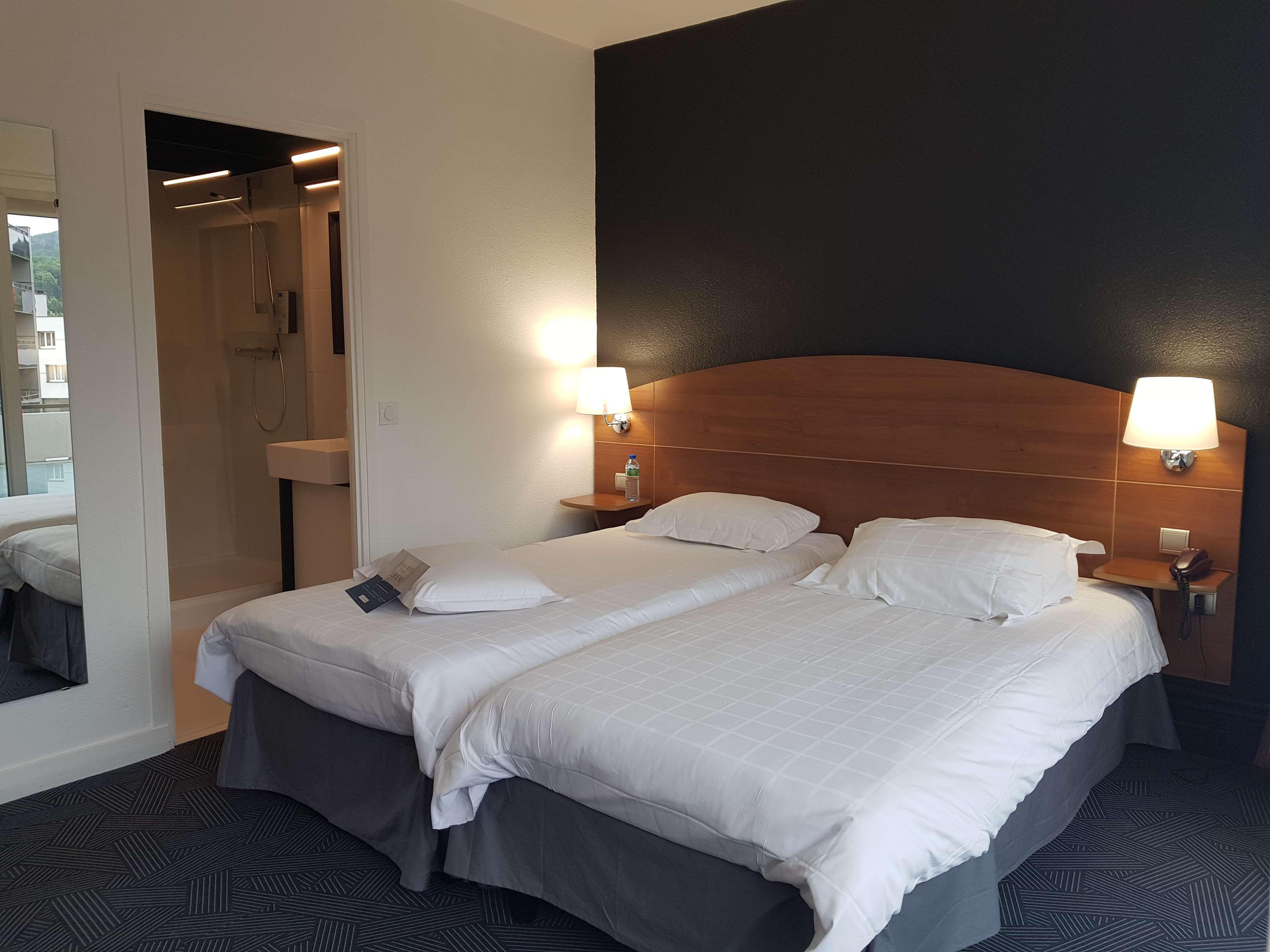 Kyriad Hotel Clermont Ferrand Centre Bagian luar foto