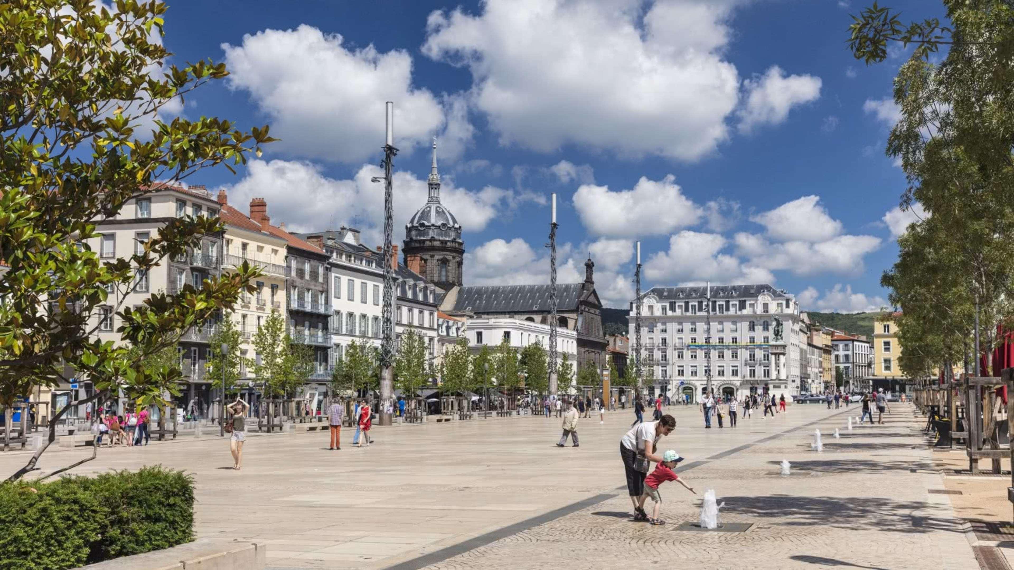 Kyriad Hotel Clermont Ferrand Centre Bagian luar foto