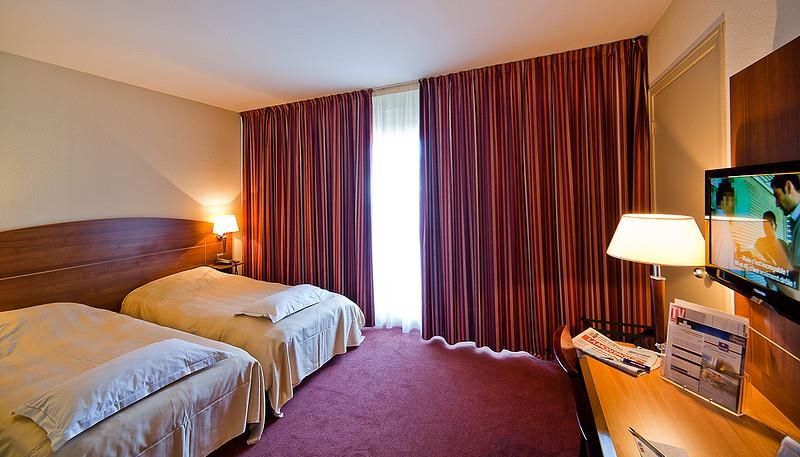 Kyriad Hotel Clermont Ferrand Centre Bagian luar foto
