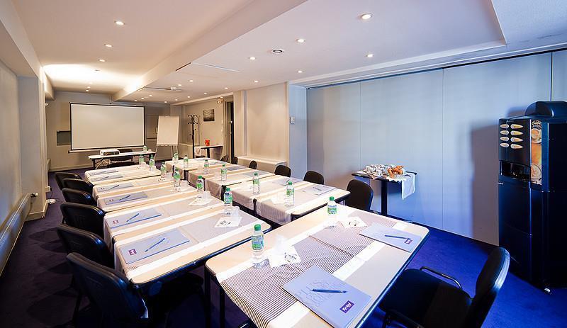 Kyriad Hotel Clermont Ferrand Centre Bagian luar foto